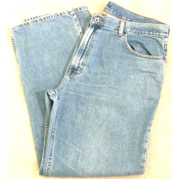 LL Bean Jeans Men's Sz 40 x 34 Classic Fit Straight Leg Medium Wash Denim - Picture 9 of 10